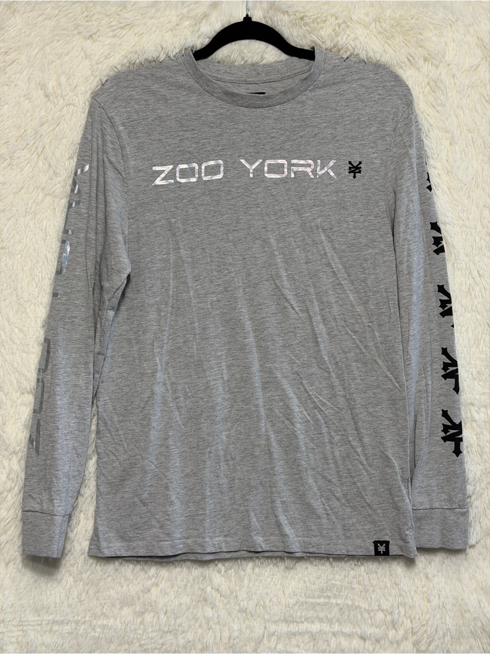 Zoo York Mens Long Sleeve Graphic T-Shirt Size S Grey Skater Streetwear Spellout